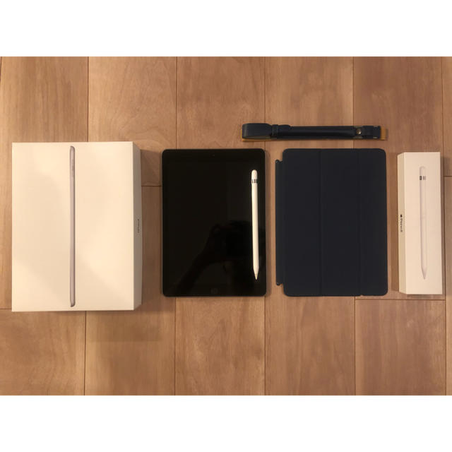 Apple(アップル)のiPad 6 32GB Wifiモデル & Apple Pencil &  スマホ/家電/カメラのPC/タブレット(タブレット)の商品写真