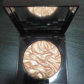 ローラメルシエ(laura mercier)のローラメルシエ　フェイスイルミネーター　インディスクレション(フェイスカラー)