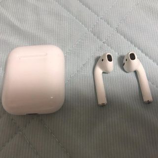 アップル(Apple)のAirPods with Charging Case(第一世代)(ヘッドフォン/イヤフォン)