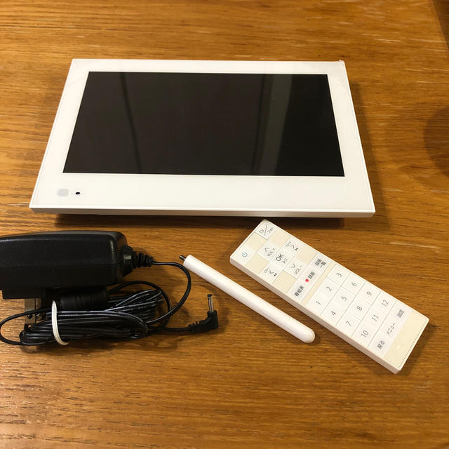 Softbank(ソフトバンク)の防水ポータブルテレビ ソフトバンク フォトビジョン hw202 改造済 全画面 スマホ/家電/カメラのテレビ/映像機器(テレビ)の商品写真