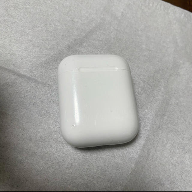 Apple(アップル)のAir pods 第一世代　ケース+右耳のみ スマホ/家電/カメラのオーディオ機器(ヘッドフォン/イヤフォン)の商品写真