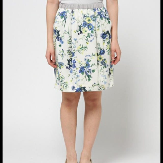 La TOTALITE(ラトータリテ)のLa TOTALITE 花柄スカート レディースのスカート(ひざ丈スカート)の商品写真