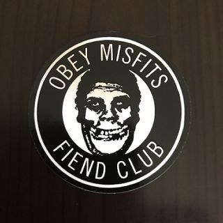 オベイ(OBEY)の(直径6.3cm)obey✖misfits コラボステッカー(スケートボード)