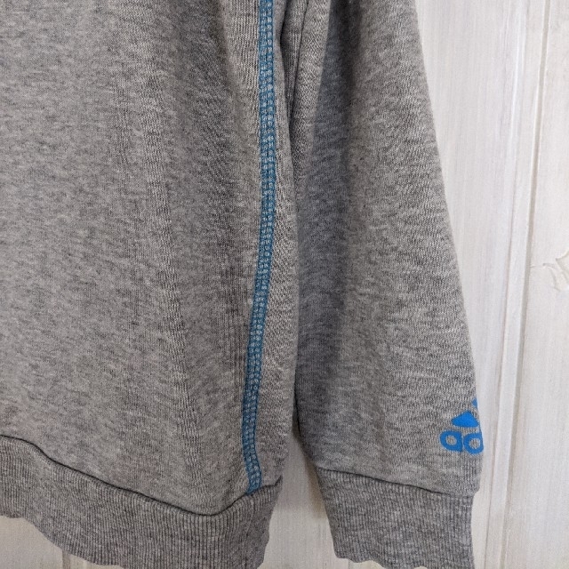 adidas(アディダス)のadidas　アディダス　トレーナー　薄手　 キッズ/ベビー/マタニティのキッズ服男の子用(90cm~)(Tシャツ/カットソー)の商品写真