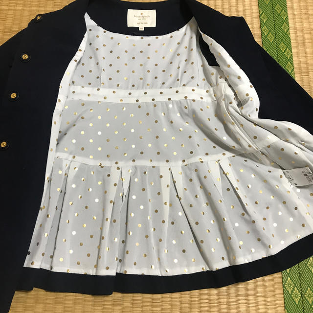 kate spade new york(ケイトスペードニューヨーク)のケイトスペード　トレンチコート キッズ/ベビー/マタニティのキッズ服女の子用(90cm~)(コート)の商品写真