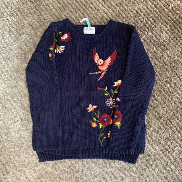 ZARA KIDS(ザラキッズ)のザラの刺繍ニットセーター キッズ/ベビー/マタニティのキッズ服女の子用(90cm~)(ニット)の商品写真