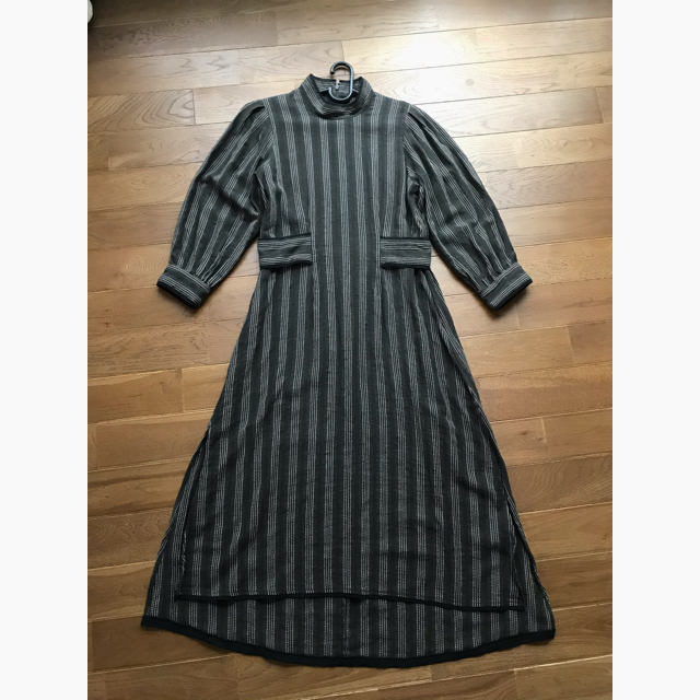 TODAYFUL(トゥデイフル)のStripe Jacquard Dress 38 カーキ ストライプ レディースのワンピース(ロングワンピース/マキシワンピース)の商品写真