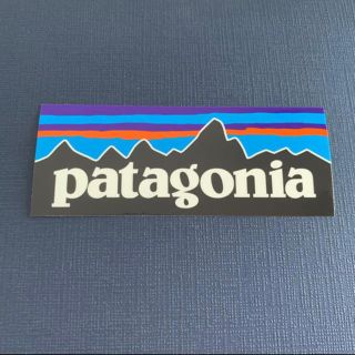 パタゴニア(patagonia)の[未使用新品!!] パタゴニア 正規品 ステッカー P6ロゴ(登山用品)