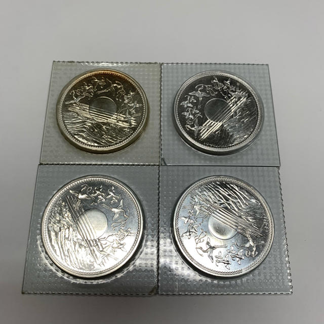 記念硬貨　コレクション　パック入り　1万円銀貨　4枚貨幣