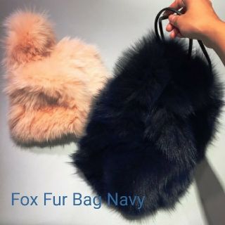 ユナイテッドアローズ(UNITED ARROWS)のUNITED ARROWS Fox Fur Bag ネイビー(ハンドバッグ)