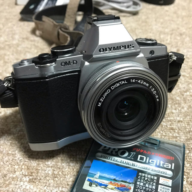 OLYMPUS(オリンパス)のOLYMPUS ミラーレス１眼 OM-D E-M5（防滴防塵） スマホ/家電/カメラのカメラ(ミラーレス一眼)の商品写真