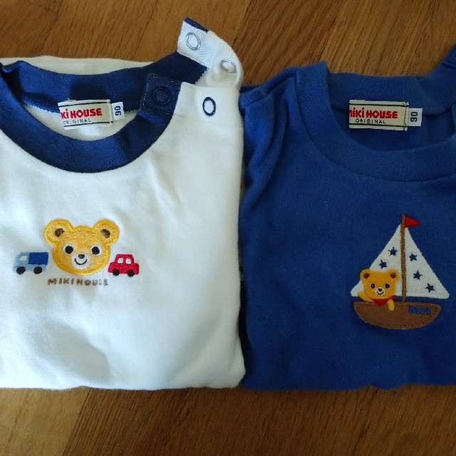 mikihouse(ミキハウス)の長袖Tシャツ2枚セット 90 キッズ/ベビー/マタニティのキッズ服男の子用(90cm~)(Tシャツ/カットソー)の商品写真