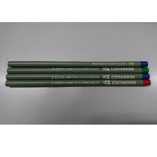 コンバース(CONVERSE)の鉛筆28本と４色ボールペン５本(鉛筆)