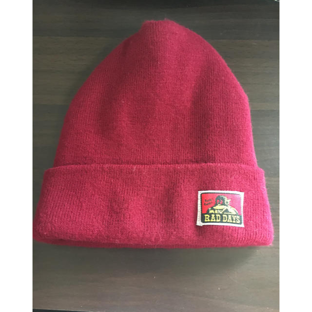 最終お値下げ！ニット帽　RAD DAYS レッド　赤　赤紫 メンズの帽子(ニット帽/ビーニー)の商品写真