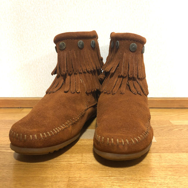 Minnetonka(ミネトンカ)の美品　MINNETONKA フリンジブーツ　ショートブーツ レディースの靴/シューズ(ブーツ)の商品写真