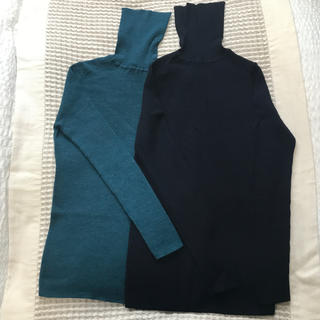 ユニクロ(UNIQLO)のブルーグリーン&ネイビー　リブタートルネックセーター2枚セット(ニット/セーター)