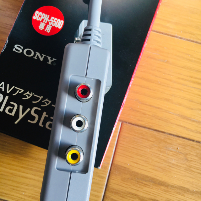 SONY(ソニー)のプレステAVアダプター エンタメ/ホビーのゲームソフト/ゲーム機本体(その他)の商品写真