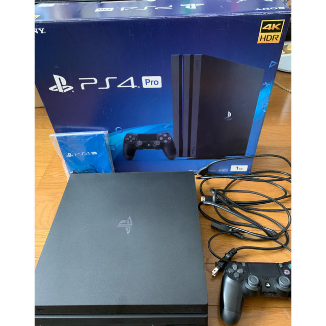 PlayStation4(プレイステーション4)のps4pro エンタメ/ホビーのゲームソフト/ゲーム機本体(家庭用ゲーム機本体)の商品写真