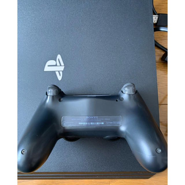 PlayStation4(プレイステーション4)のps4pro エンタメ/ホビーのゲームソフト/ゲーム機本体(家庭用ゲーム機本体)の商品写真