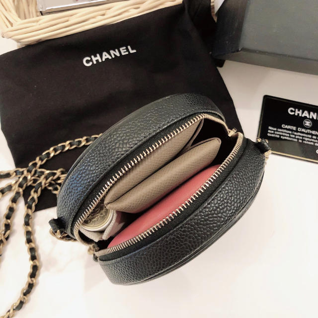 CHANEL(シャネル)のChanel シャネル入手困難チェーンクラッチミニバッグ   レディースのバッグ(ショルダーバッグ)の商品写真