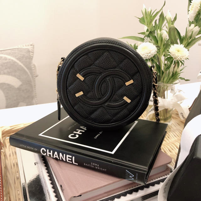 CHANEL(シャネル)のChanel シャネル入手困難チェーンクラッチミニバッグ   レディースのバッグ(ショルダーバッグ)の商品写真