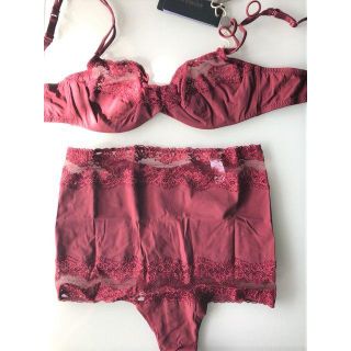 70Ｂ+Ｓ☆Andres Sarda　アンドレサルダ海外高級ランジェリー(ブラ&ショーツセット)