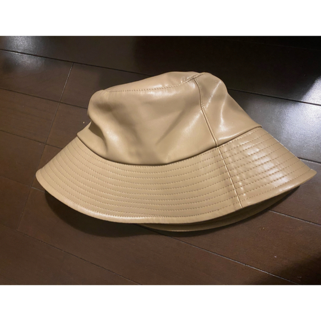 SLY(スライ)のSLY WIDE BRIMハット　レザーバケハ レディースの帽子(ハット)の商品写真