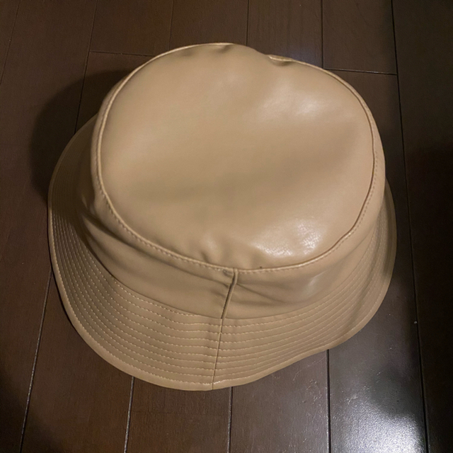 SLY(スライ)のSLY WIDE BRIMハット　レザーバケハ レディースの帽子(ハット)の商品写真