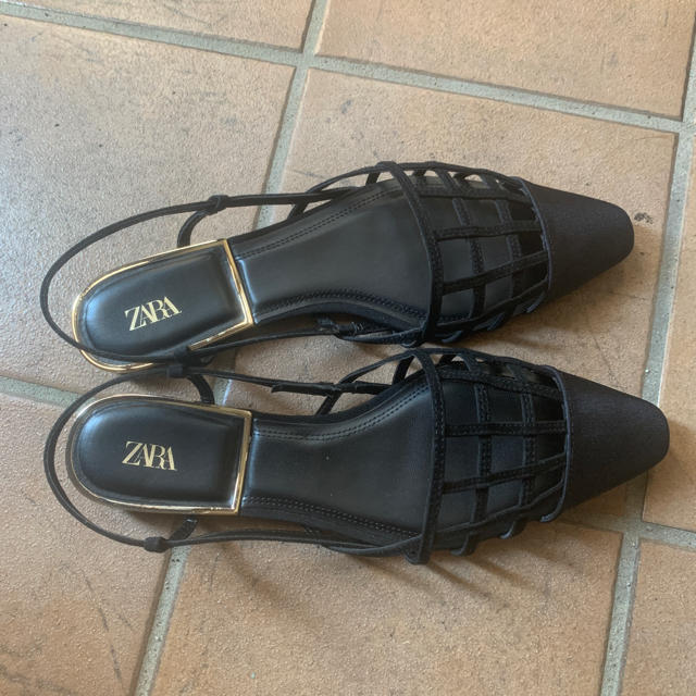 ZARA(ザラ)のZara パンプス　黒 レディースの靴/シューズ(ハイヒール/パンプス)の商品写真