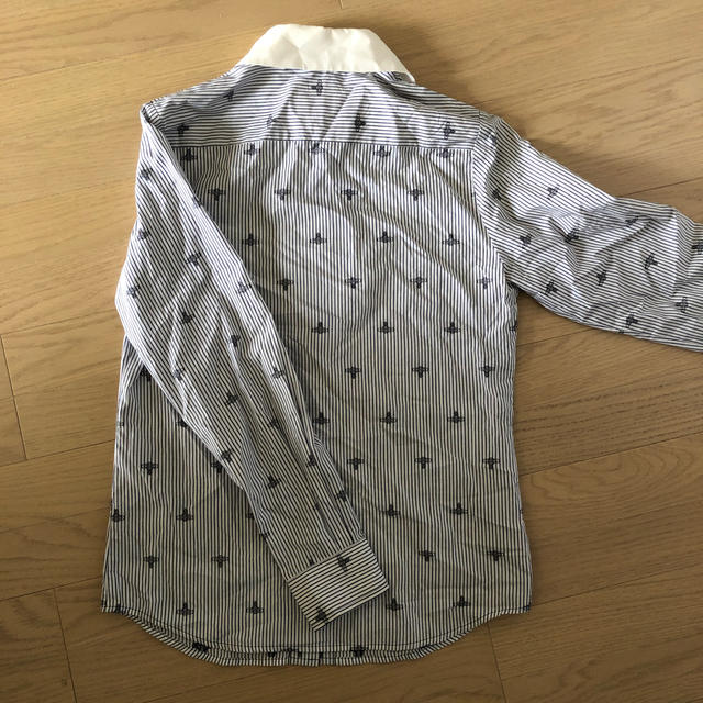 Vivienne Westwood(ヴィヴィアンウエストウッド)のvivienne Westwood シャツ　ブラウス レディースのトップス(シャツ/ブラウス(長袖/七分))の商品写真