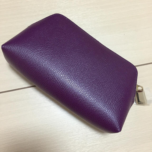 Furla(フルラ)のu様専用！新品！フルラ ポーチとハンカチ レディースのファッション小物(ポーチ)の商品写真