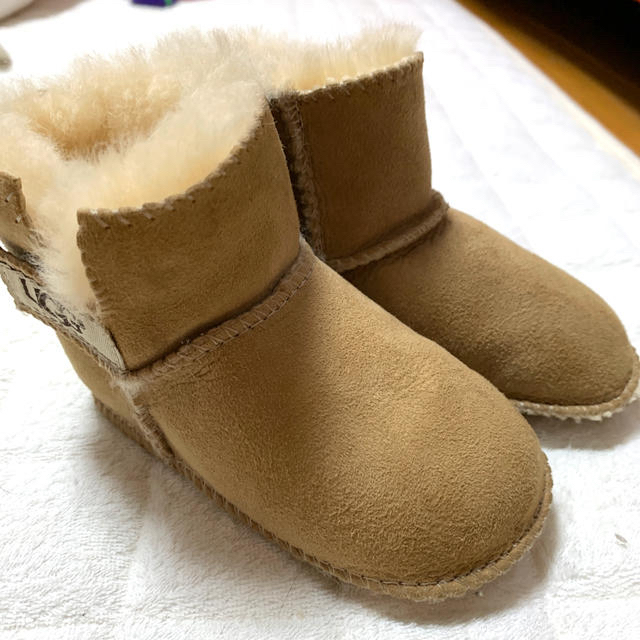 UGG(アグ)のugg ムートンブーツ キッズ/ベビー/マタニティのベビー靴/シューズ(~14cm)(ブーツ)の商品写真