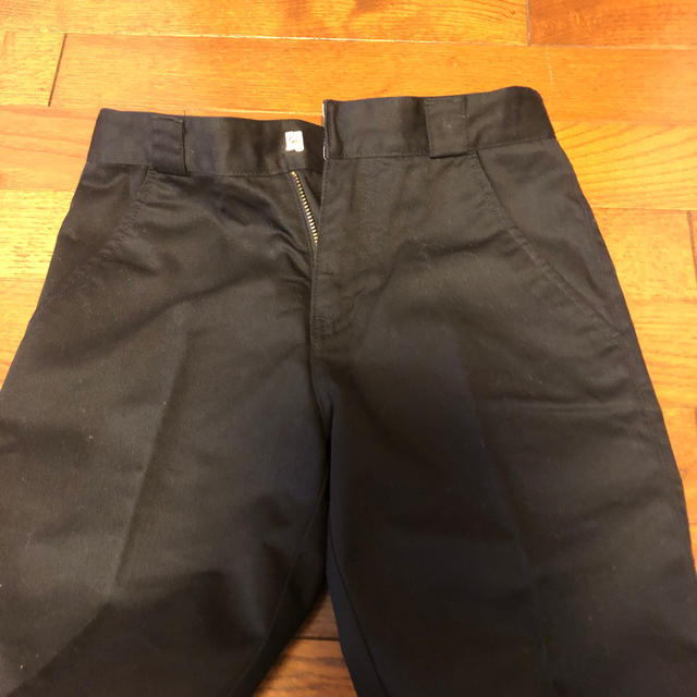 Dickies(ディッキーズ)のDickies ディッキーズ　140 黒　チノパン キッズ/ベビー/マタニティのキッズ服男の子用(90cm~)(パンツ/スパッツ)の商品写真