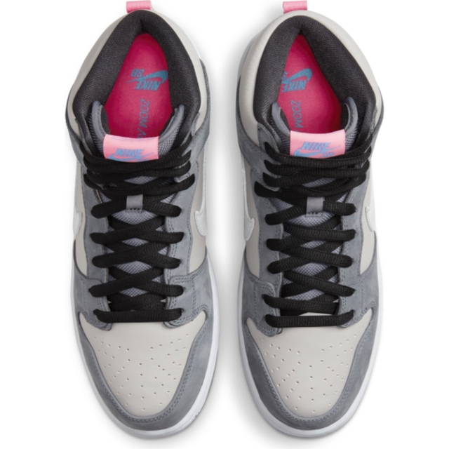 NIKE(ナイキ)のNike SB Dunk High Pro Medium Grey メンズの靴/シューズ(スニーカー)の商品写真