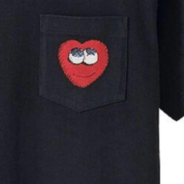 UNIQLO(ユニクロ)のUNIQLO kaws UT BLACK S メンズのトップス(Tシャツ/カットソー(半袖/袖なし))の商品写真