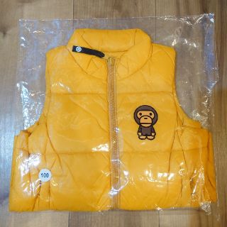 アベイシングエイプ(A BATHING APE)の未使用品　ベイビーマイロ　A BATHING APE　中綿ベスト　100サイズ(ジャケット/上着)