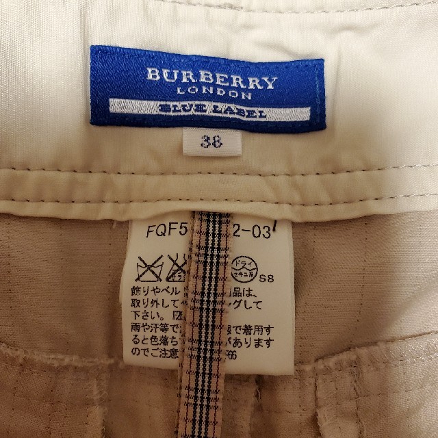 BURBERRY BLUE LABEL(バーバリーブルーレーベル)のBURBERRY　BLUE LABEL　ハーフパンツ38 レディースのパンツ(ハーフパンツ)の商品写真