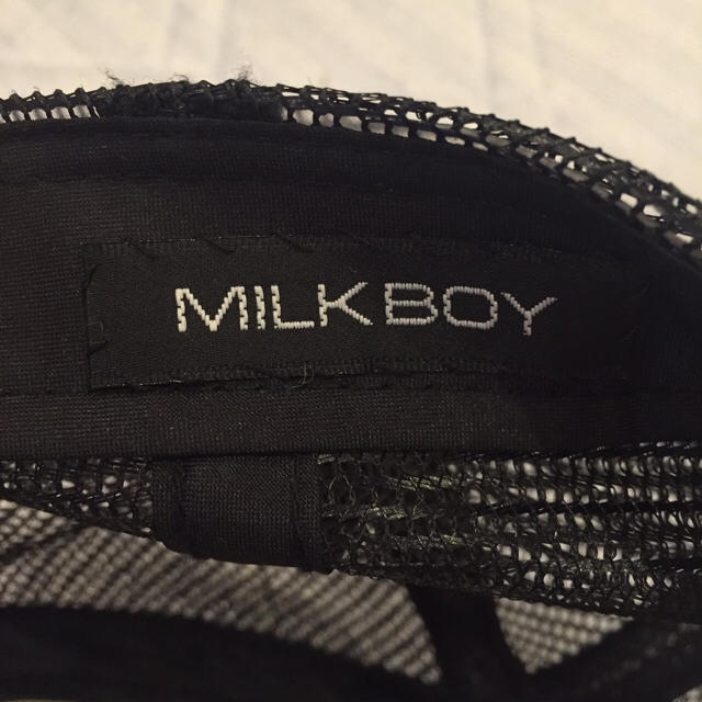 MILKBOY(ミルクボーイ)のCROSS ARROW CAP メンズの帽子(キャップ)の商品写真