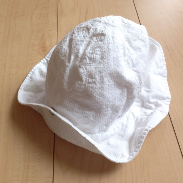 PETIT BATEAU(プチバトー)のプチバトー ホワイト ベビー帽子 キッズ/ベビー/マタニティのベビー服(~85cm)(その他)の商品写真