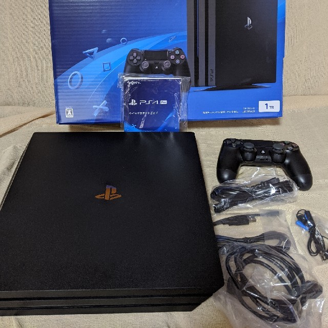 家庭用ゲーム機本体SONY PlayStation4 Pro 本体 CUH-7200BB01　美品