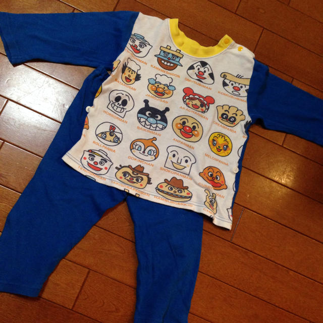 95cm パジャマ アンパンマン キッズ/ベビー/マタニティのキッズ服男の子用(90cm~)(パジャマ)の商品写真