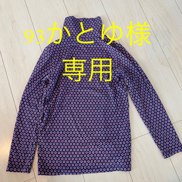 UNIQLO(ユニクロ)の【お値下げしました】HEATTECH タートルネックT １３０ キッズ/ベビー/マタニティのキッズ服女の子用(90cm~)(Tシャツ/カットソー)の商品写真