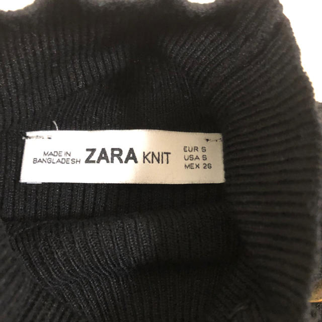 ZARA(ザラ)のZARA ゴールドボタンタートルネックニット レディースのトップス(ニット/セーター)の商品写真