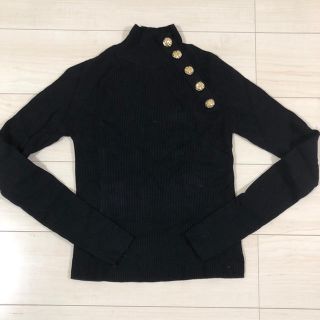 ザラ(ZARA)のZARA ゴールドボタンタートルネックニット(ニット/セーター)