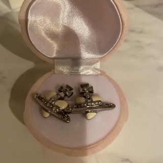 ヴィヴィアン(Vivienne Westwood) ピアス(ホワイト/白色系)の通販 62