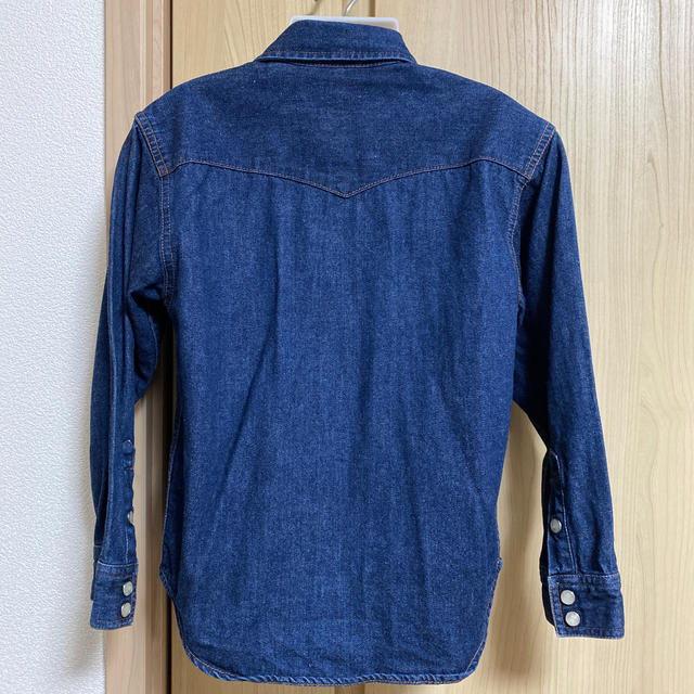 Levi's(リーバイス)のLevi'sデニムシャツ　キッズ キッズ/ベビー/マタニティのキッズ服男の子用(90cm~)(Tシャツ/カットソー)の商品写真