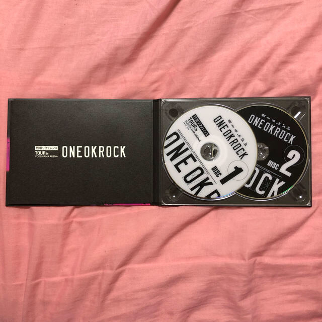 ONE OK ROCK(ワンオクロック)の中古／“残響リファレンス”TOUR in YOKOHAMA ARENA DVD エンタメ/ホビーのDVD/ブルーレイ(ミュージック)の商品写真