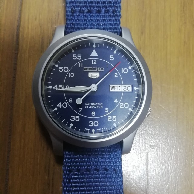 メンズ腕時計　SEIKO5　機械式　自動巻き　青文字盤！