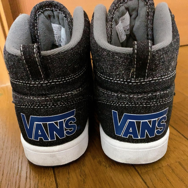 VANS(ヴァンズ)のvansスニーカー　22.5㎝ キッズ/ベビー/マタニティのキッズ靴/シューズ(15cm~)(スニーカー)の商品写真