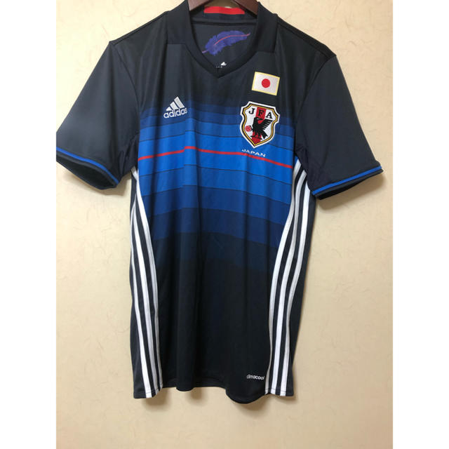 adidas(アディダス)のサッカー　日本代表　ユニフォーム　Lサイズ スポーツ/アウトドアのサッカー/フットサル(応援グッズ)の商品写真